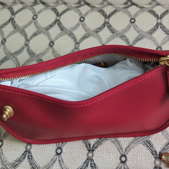 Swinger - Picture 7 of 11